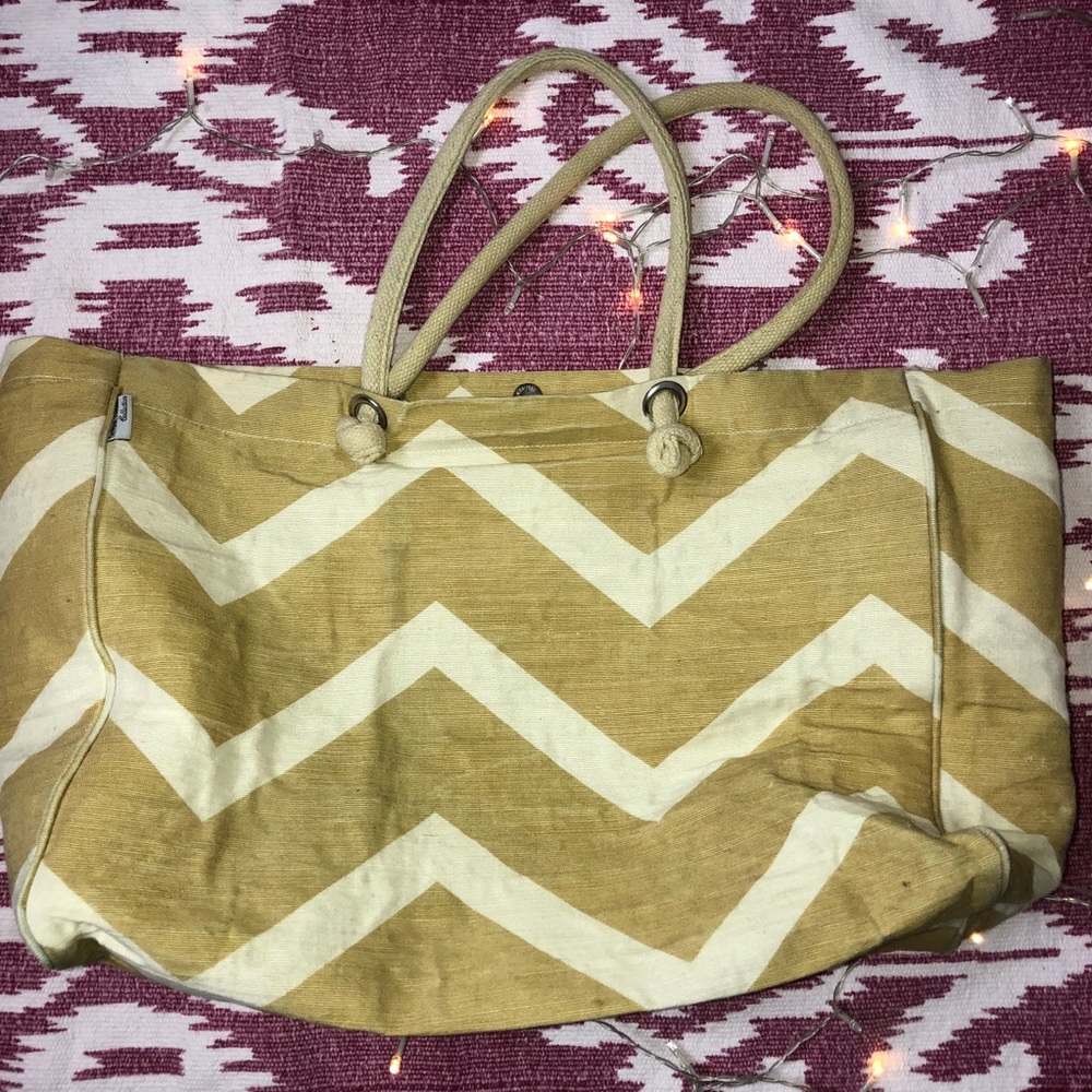 KD Chevron Tote - Picture 2 of 3